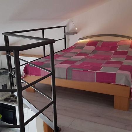 Sia House Apartment Pula Bagian luar foto