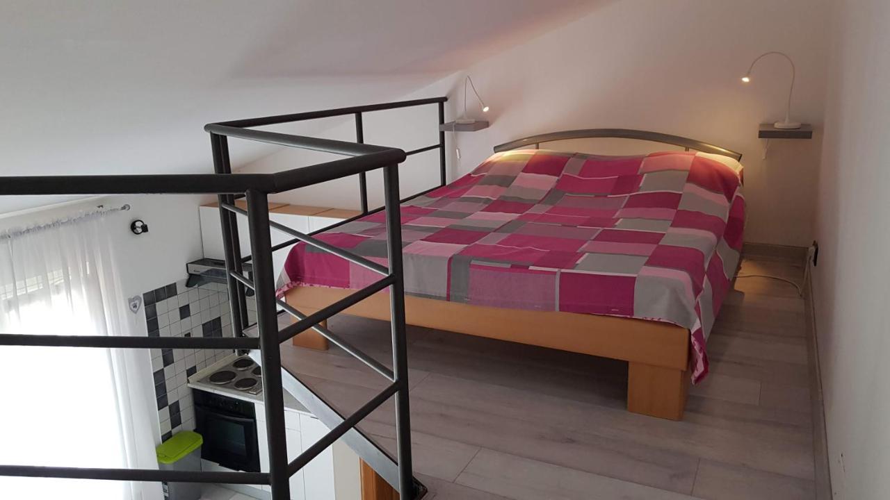 Sia House Apartment Pula Bagian luar foto