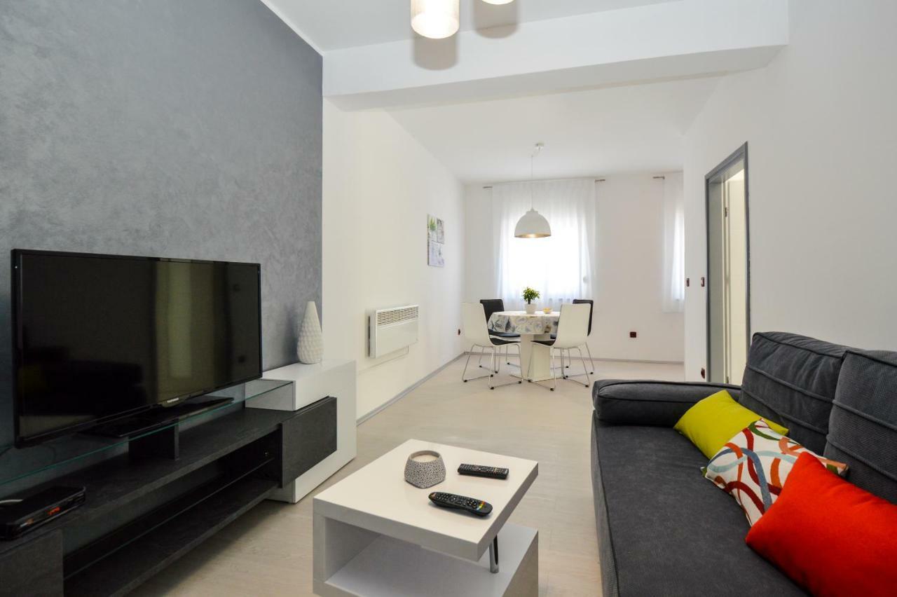 Sia House Apartment Pula Bagian luar foto
