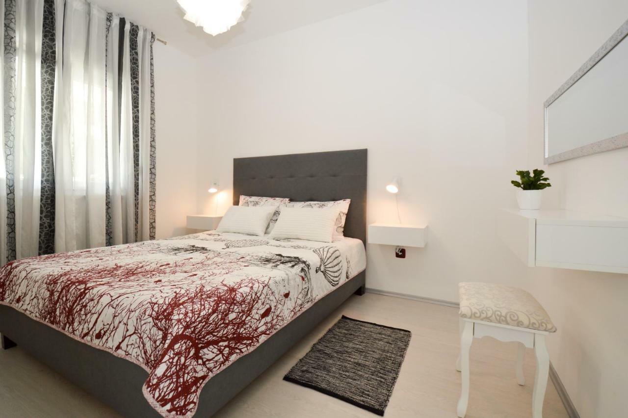 Sia House Apartment Pula Bagian luar foto