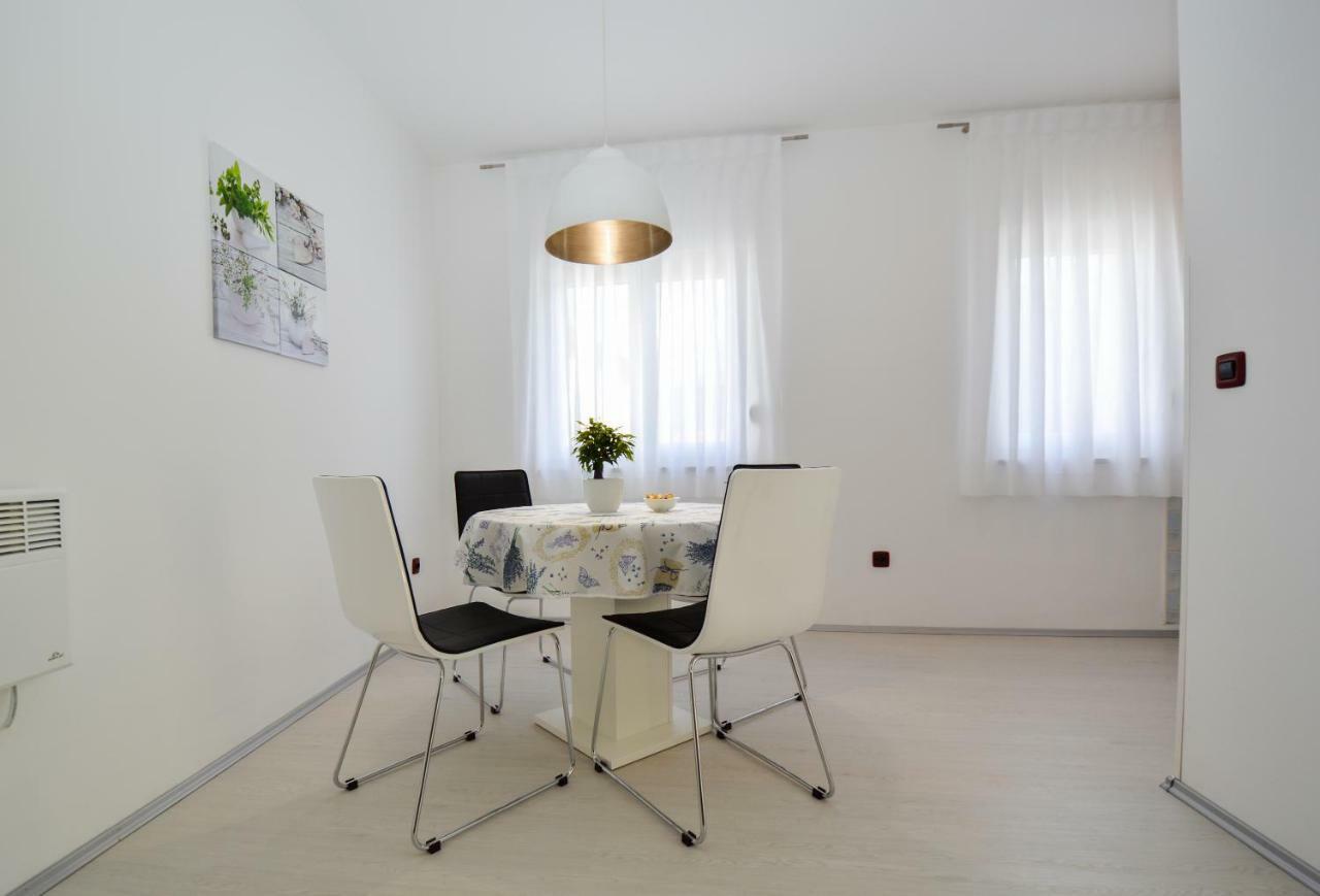Sia House Apartment Pula Bagian luar foto